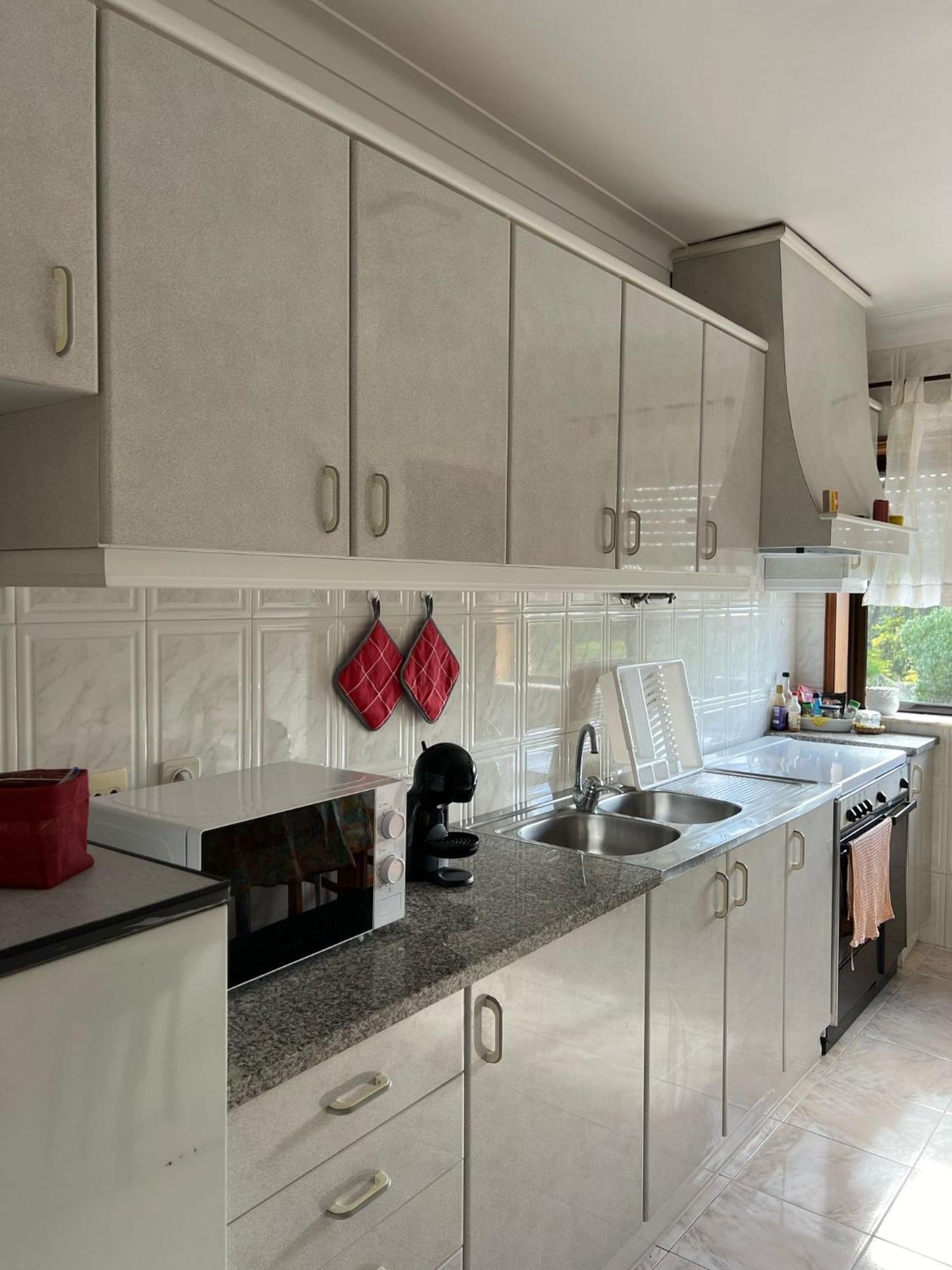Lovely 2 Bedroom 100m From The *